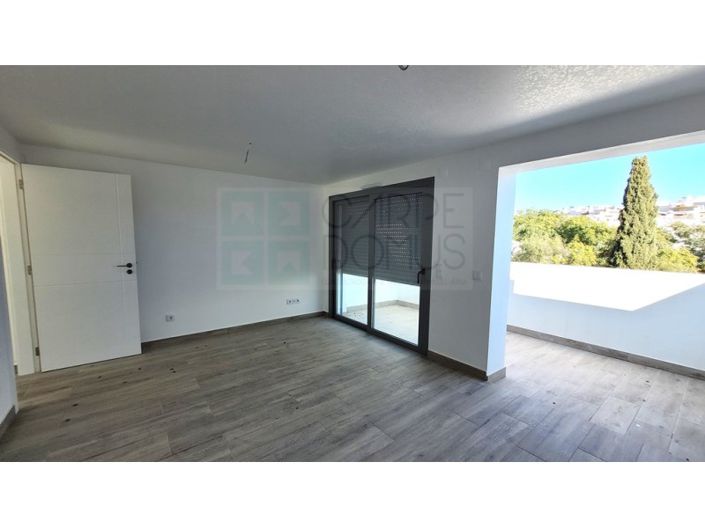 Image No.25-3 Bed House for sale