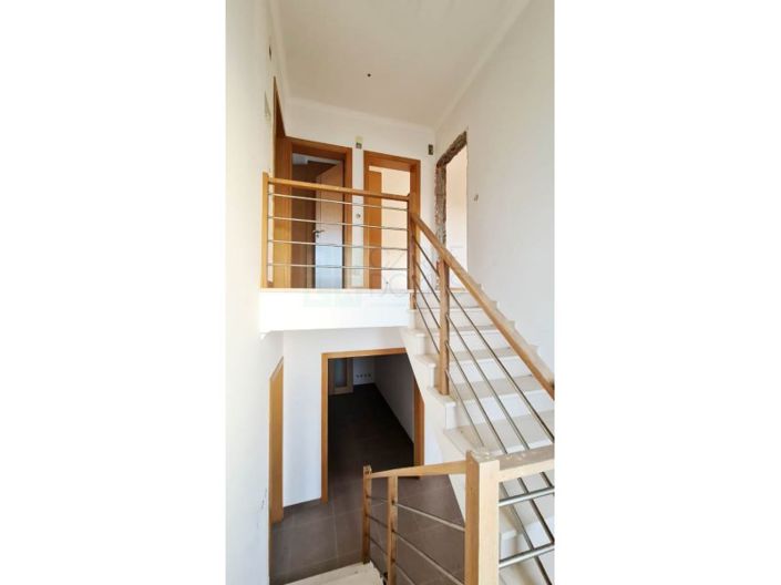 Image No.21-4 Bed House for sale