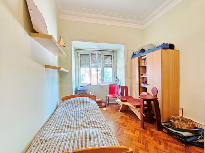 Image No.24-5 Bed Apartment for sale