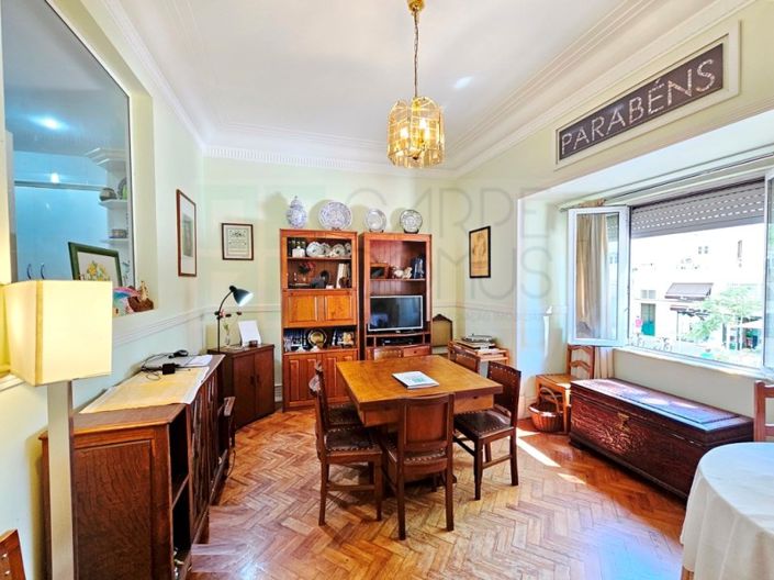 Image No.1-5 Bed Apartment for sale