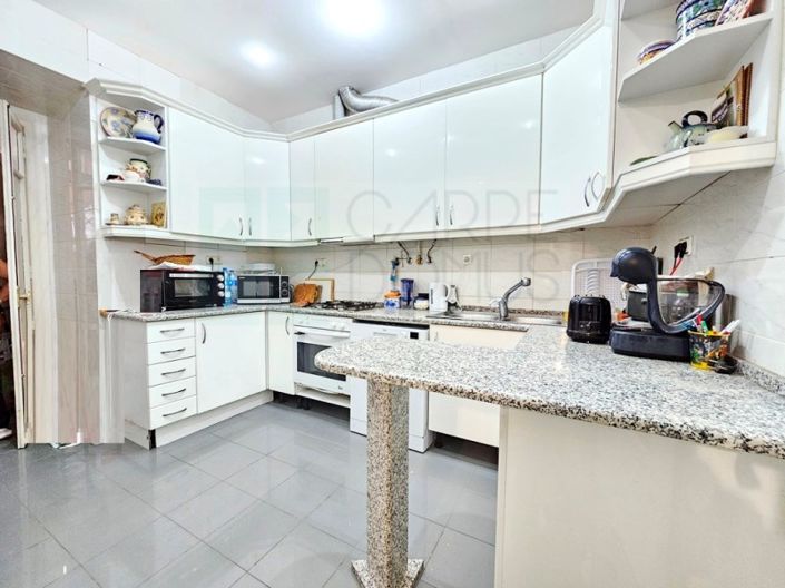 Image No.34-5 Bed Apartment for sale