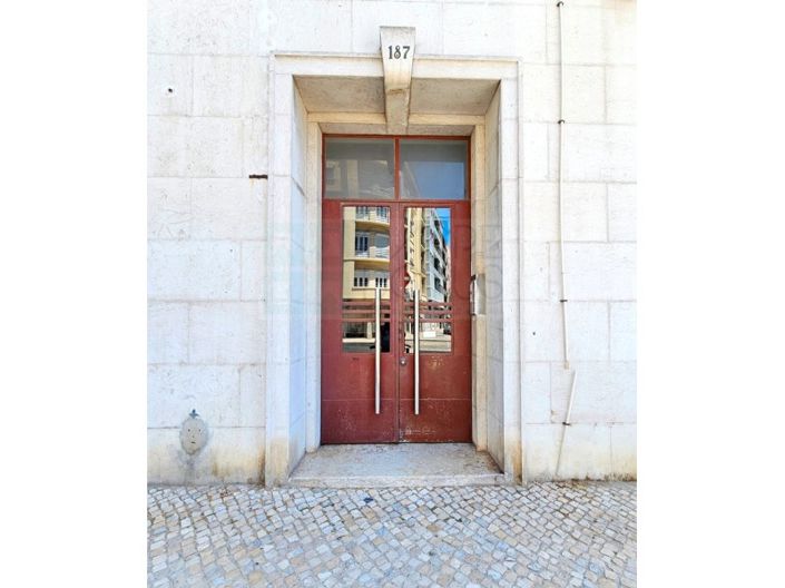 Image No.10-5 Bed Apartment for sale