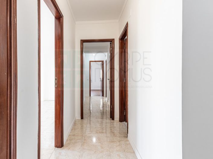 Image No.11-3 Bed Apartment for sale