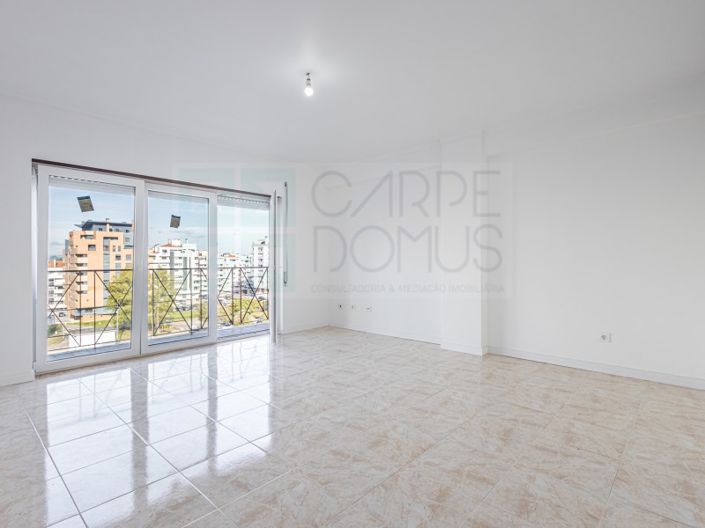 Image No.12-3 Bed Apartment for sale