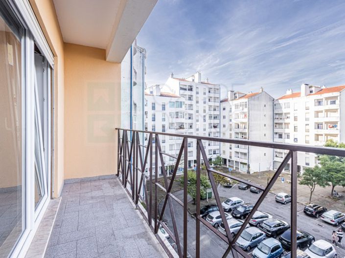 Image No.17-3 Bed Apartment for sale