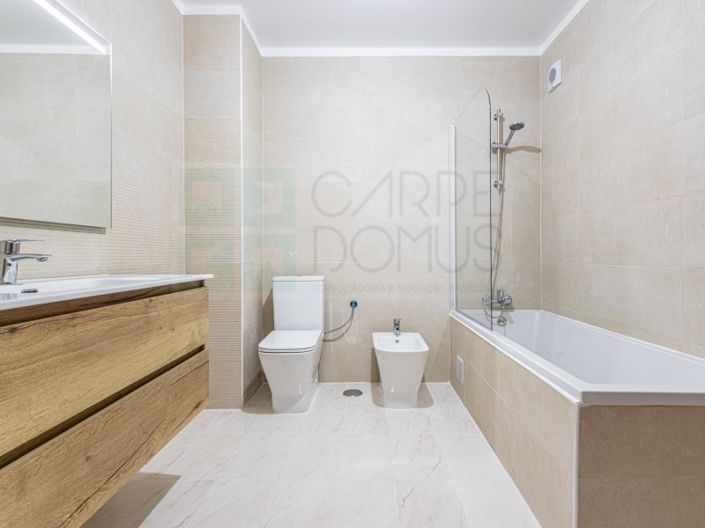 Image No.24-3 Bed Apartment for sale