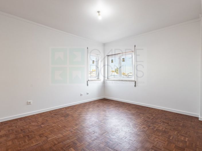 Image No.29-3 Bed Apartment for sale