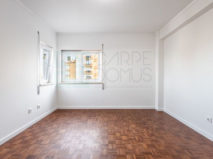 Image No.30-3 Bed Apartment for sale