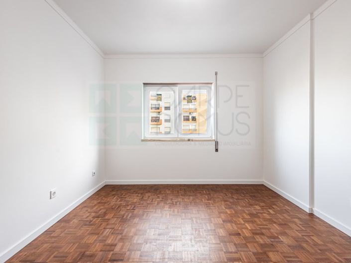 Image No.35-3 Bed Apartment for sale