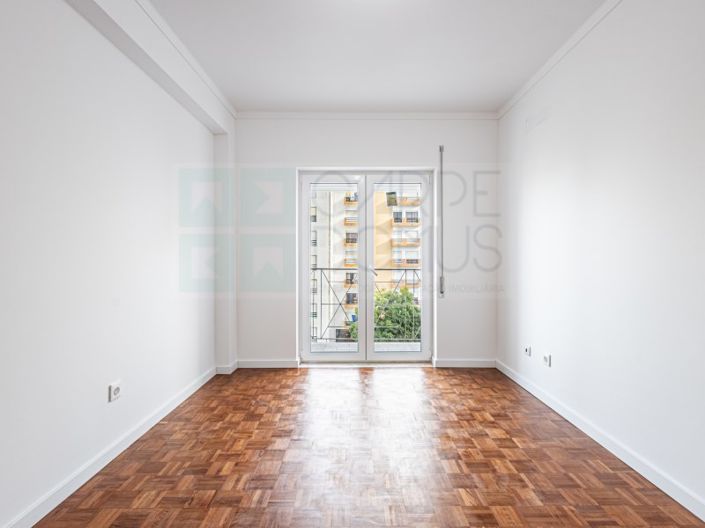 Image No.40-3 Bed Apartment for sale