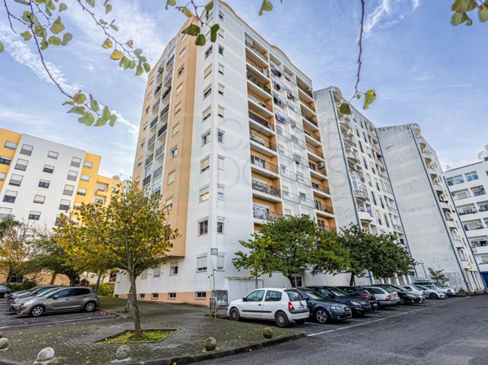 Image No.57-3 Bed Apartment for sale