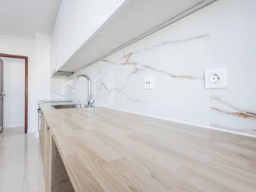 id8f3ba301-0000-0500-0000-000017be9611