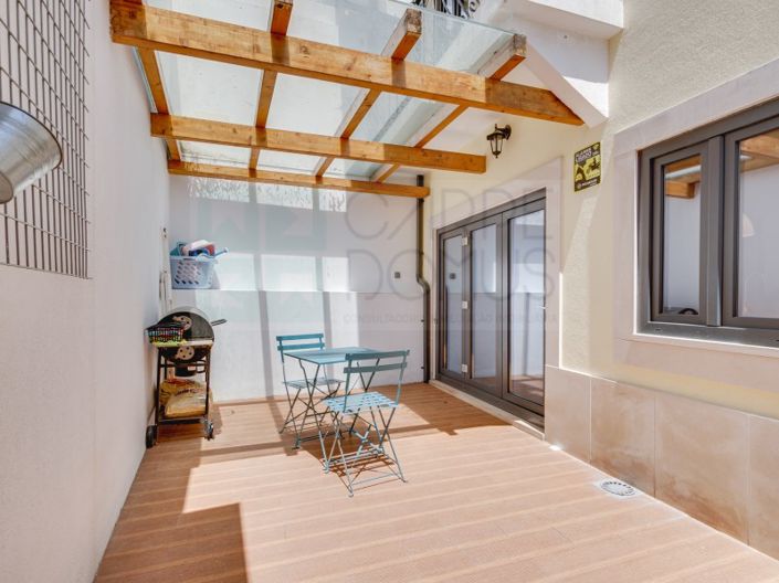 Image No.1-2 Bed House for sale