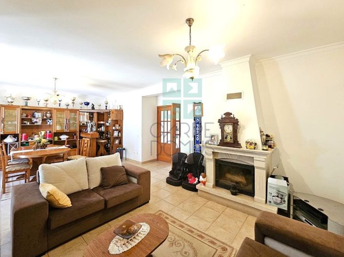 Image No.11-4 Bed House for sale