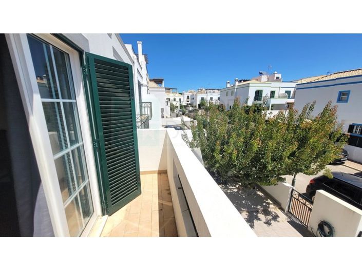 Image No.28-4 Bed House for sale