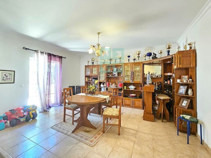 Image No.8-4 Bed House for sale