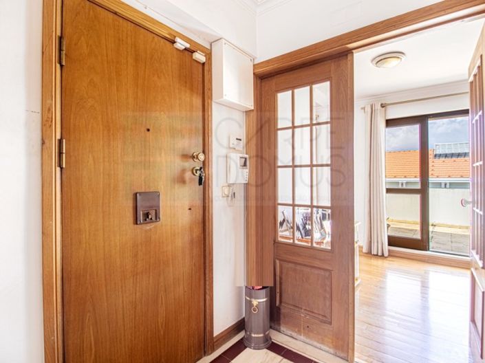 Image No.15-4 Bed Apartment for sale