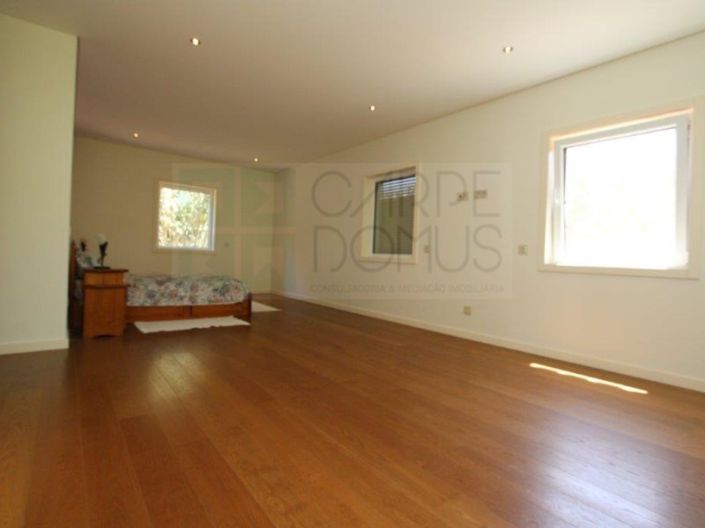 Image No.29-4 Bed House for sale