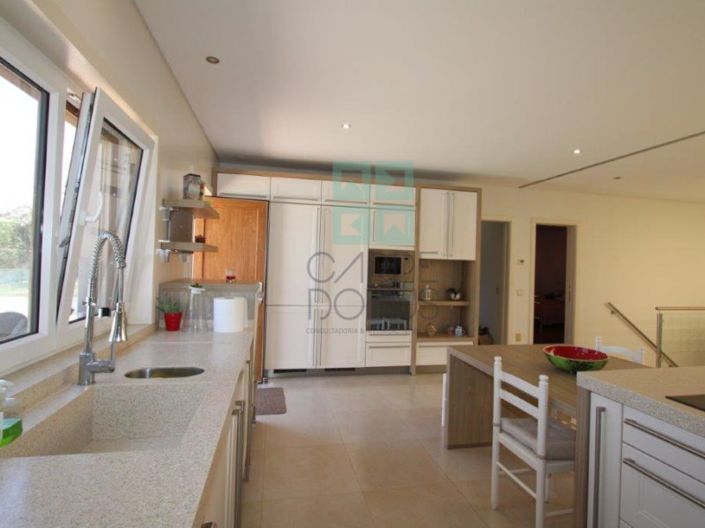 Image No.6-4 Bed House for sale