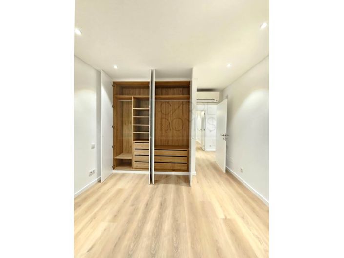 Image No.22-3 Bed House for sale