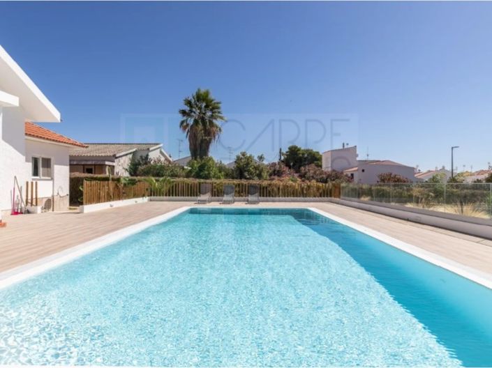 Image No.1-5 Bed House for sale