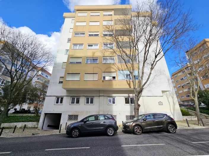 Image No.1-10 Bed Apartment for sale