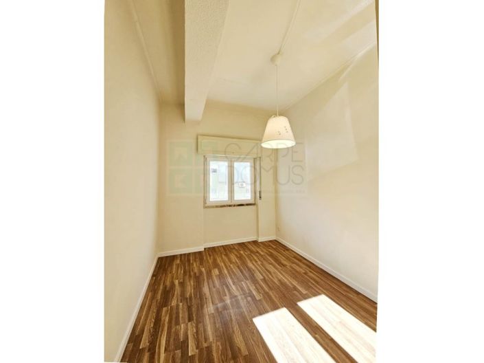 Image No.15-10 Bed Apartment for sale