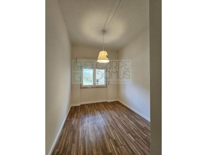 Image No.18-10 Bed Apartment for sale