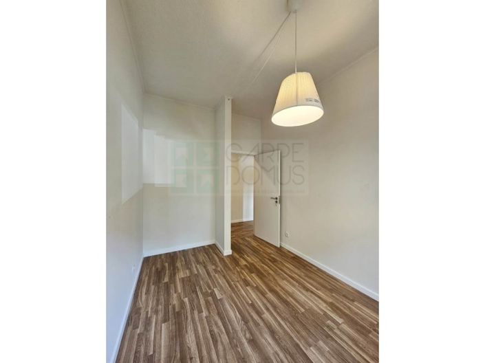 Image No.27-10 Bed Apartment for sale