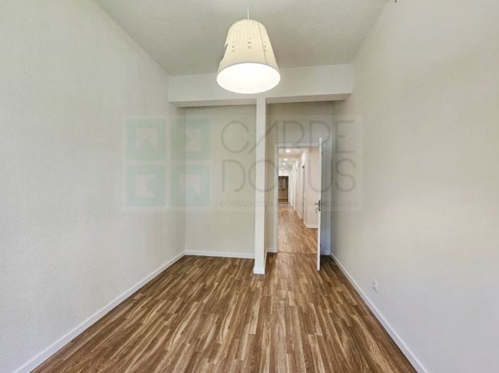 Image No.28-10 Bed Apartment for sale