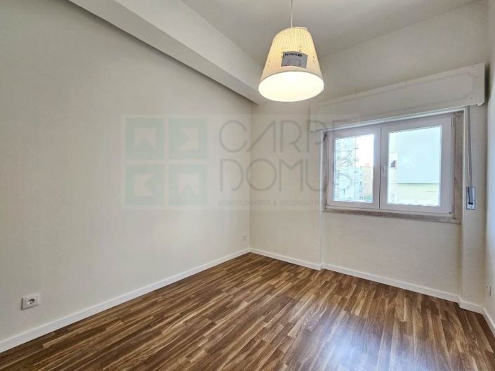 Image No.29-10 Bed Apartment for sale