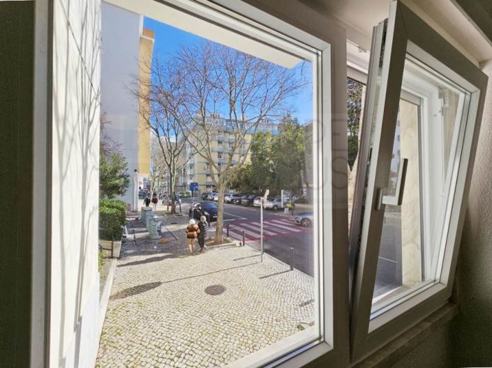 Image No.31-10 Bed Apartment for sale