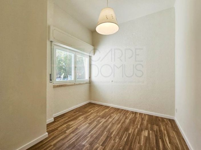 Image No.32-10 Bed Apartment for sale