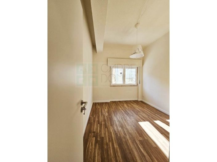 Image No.38-10 Bed Apartment for sale