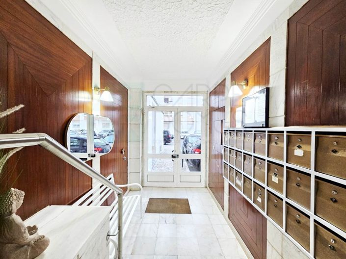 Image No.42-10 Bed Apartment for sale