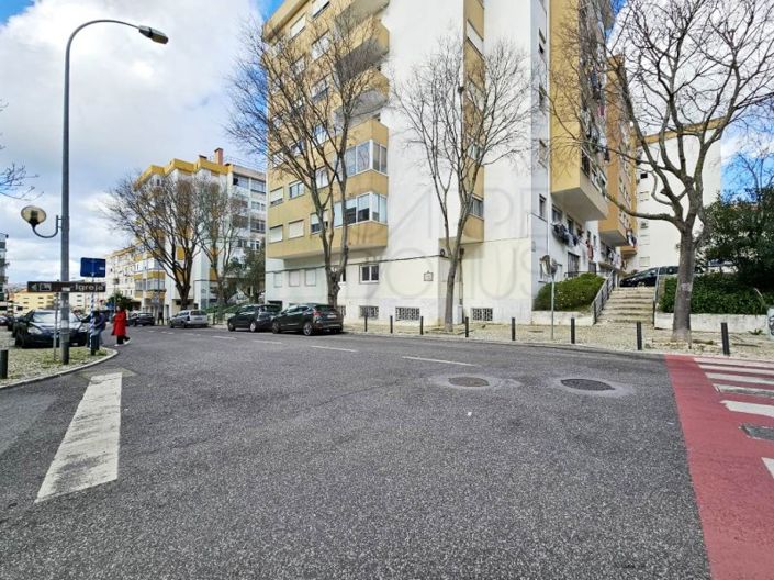 Image No.45-10 Bed Apartment for sale