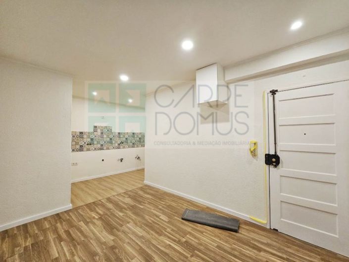 Image No.8-10 Bed Apartment for sale