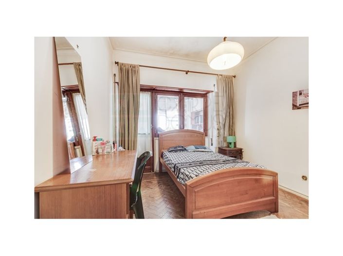 Image No.18-3 Bed Apartment for sale