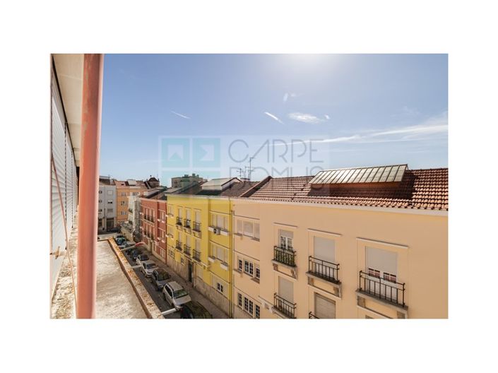 Image No.24-3 Bed Apartment for sale