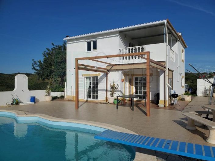 Image No.1-4 Bed House for sale