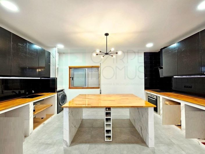 Image No.15-4 Bed House for sale