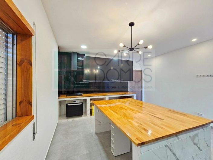 Image No.13-4 Bed House for sale