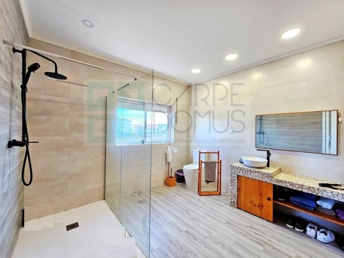 Image No.3-4 Bed House for sale