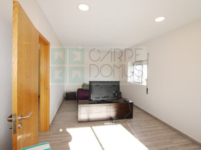 Image No.27-4 Bed House for sale