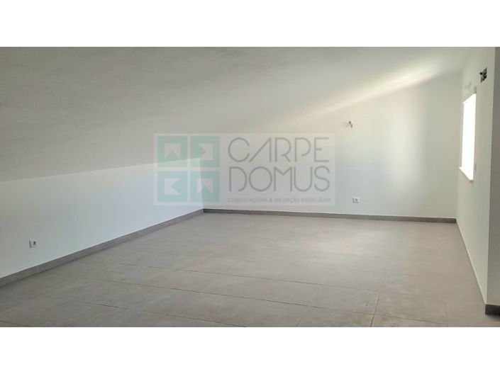 Image No.19-3 Bed House for sale