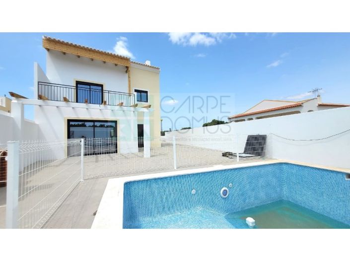 Image No.1-3 Bed House for sale