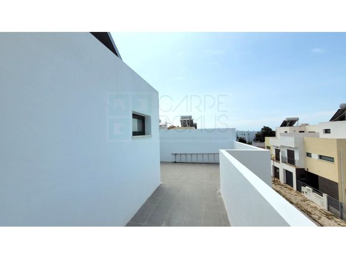 Image No.20-3 Bed House for sale