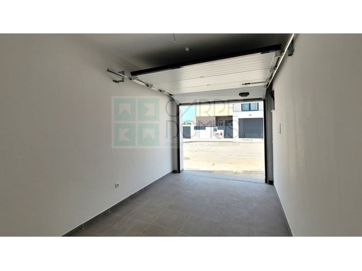 Image No.23-3 Bed House for sale