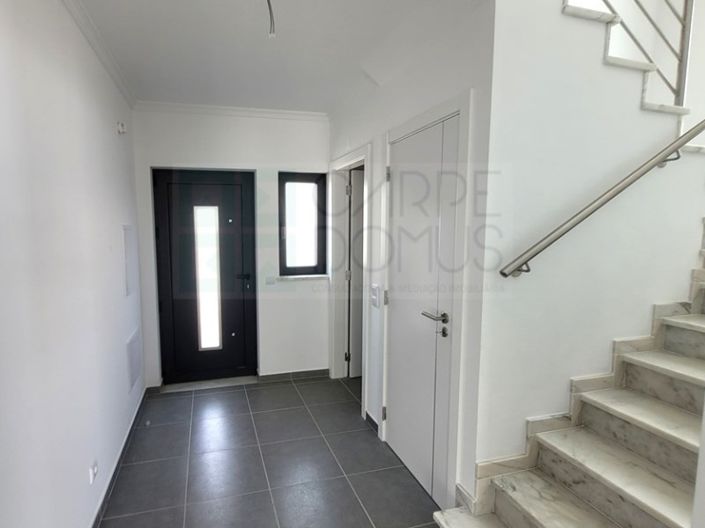 Image No.4-3 Bed House for sale
