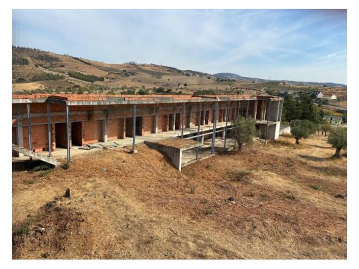 Image No.14-Ferme de 40 chambres à vendre à Mogadouro